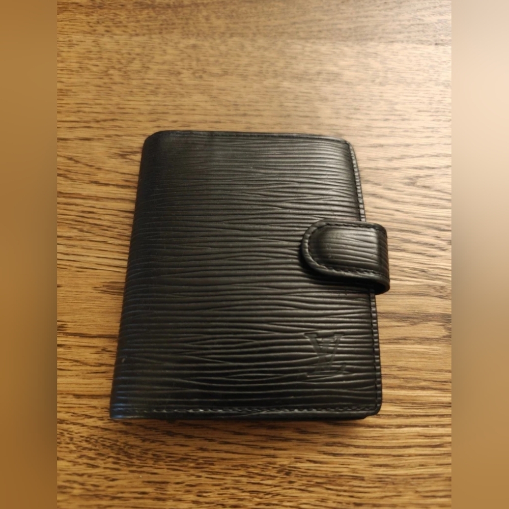 Authentic Louis Vuitton Epi Leather Bifold Wallet/Cardholder